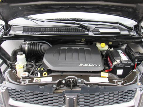 Used 2018 Dodge Grand Caravan GT FWD image 25