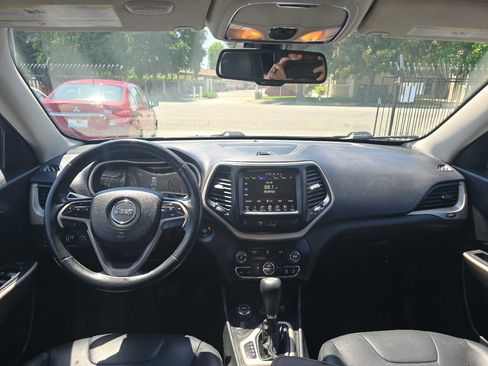 Used 2018 Jeep Cherokee Limited AWD/4WD image 15