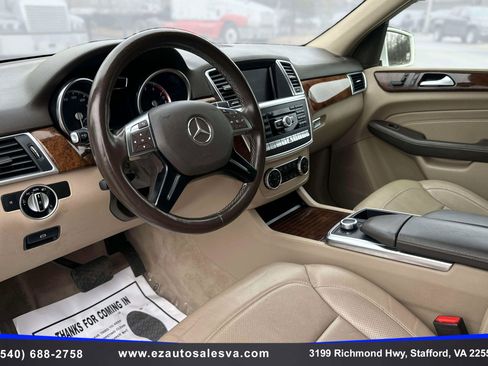Used 2014 Mercedes-Benz ML 350 ML 350 4MATIC Sport Utility 4D w/ Premium 1 Package image 17