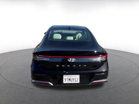 Used 2025 Hyundai Sonata SEL FWD image 12