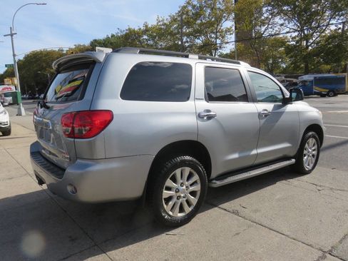 Used 2016 Toyota Sequoia Platinum image 3
