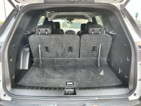 Used 2023 Chevrolet Traverse LT AWD/4WD image 24