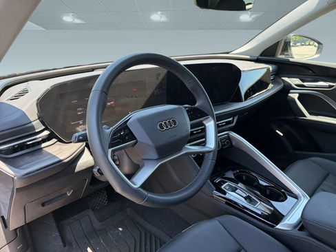 Used 2025 Audi Q5 Premium w/ Convenience Package AWD/4WD image 4