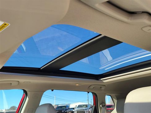 Used 2023 Nissan Rogue SL w/ SL Premium Package image 18