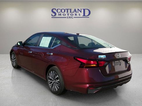 Used 2025 Nissan Altima 2.5 SV FWD image 8