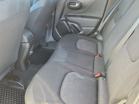 Used 2023 Jeep Renegade Trailhawk image 11