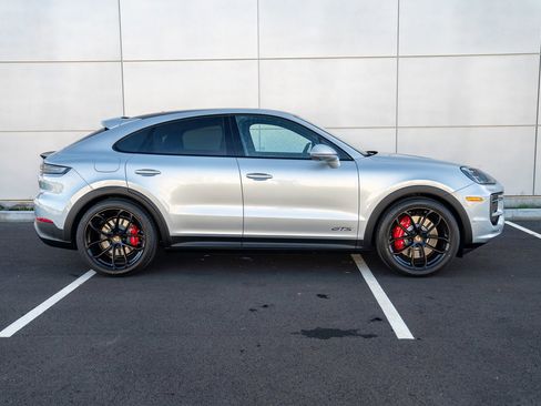 New 2026 Porsche Cayenne GTS image 8