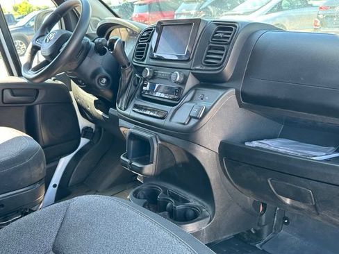 Used 2024 RAM ProMaster 2500 w/ Convenience Group FWD image 8