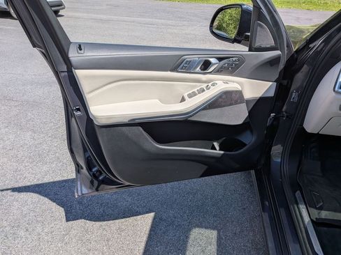 Used 2021 BMW X7 xDrive40i w/ Premium Package AWD/4WD image 7