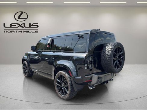 Used 2023 Land Rover Defender 110 V8 AWD/4WD image 8