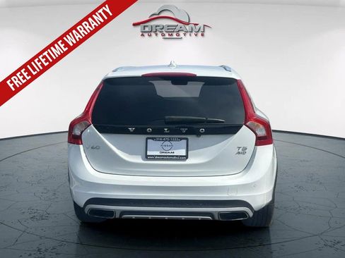 Used 2017 Volvo V60 T5 Cross Country Platinum AWD/4WD image 10