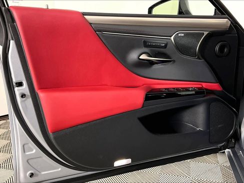 Used 2024 Lexus ES 300h F Sport image 20