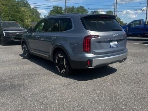 Used 2023 Kia Telluride S AWD/4WD image 3