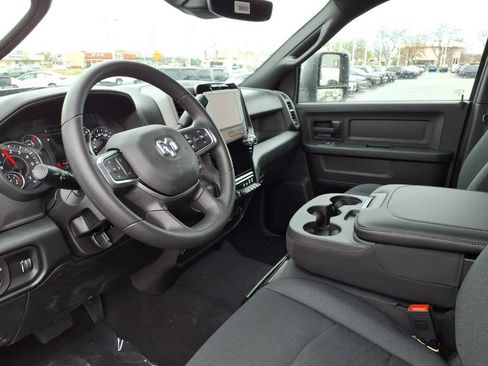 New 2026 RAM 2500 Tradesman AWD/4WD image 7