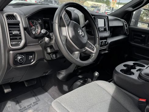 Used 2024 RAM 3500 Tradesman w/ Chrome Appearance Group AWD/4WD image 16