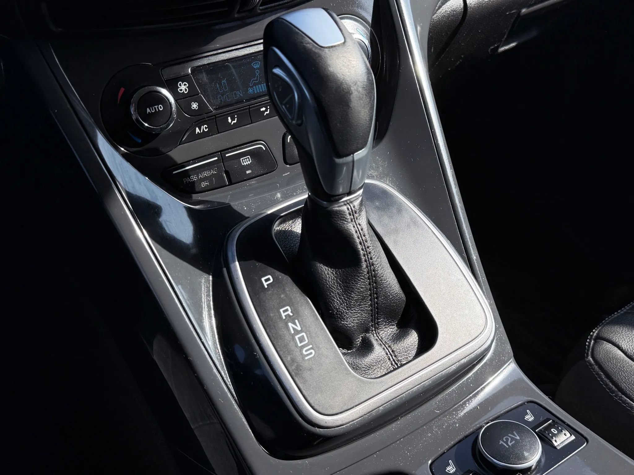 Used 2013 Ford Escape Titanium w/ Parking Technology Pkg FWD image 27