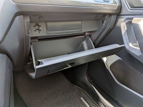 Certified 2023 Volkswagen Tiguan SE image 24