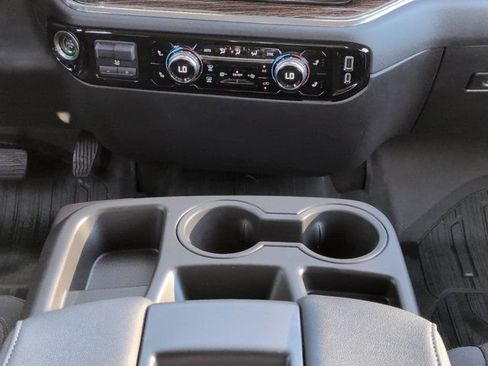 Used 2024 GMC Sierra 1500 Elevation AWD/4WD image 18