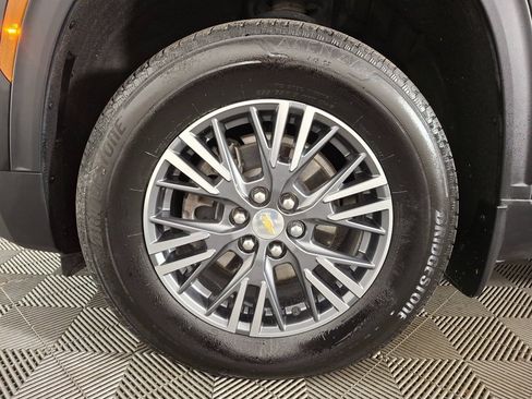 Used 2024 Chevrolet Traverse LT image 34