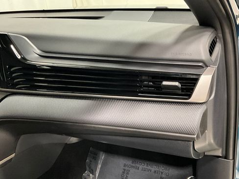 Used 2025 Toyota Camry SE w/ Multimedia Upgrade Package FWD image 17