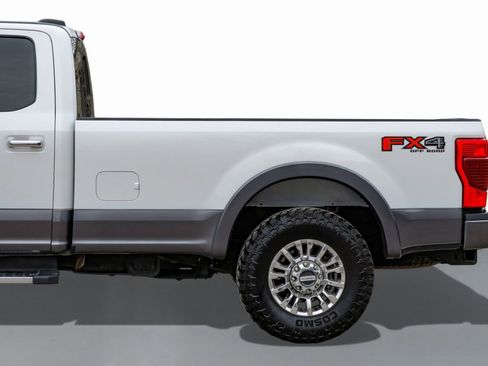 Used 2021 Ford F350 Lariat w/ Chrome Package image 12