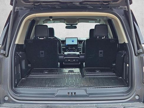 Used 2024 Ford Expedition XLT RWD image 7