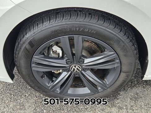 Used 2024 Volkswagen Jetta SE w/ Black Wheel Package FWD image 19