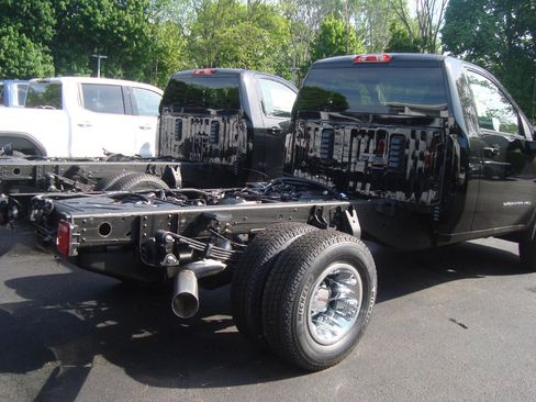 New 2026 GMC Sierra 3500 SLE w/ SLE Convenience Package AWD/4WD image 5