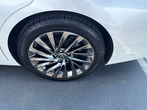 Used 2024 Lexus ES 300h Ultra Luxury w/ Accessory Package (Z2) FWD image 13
