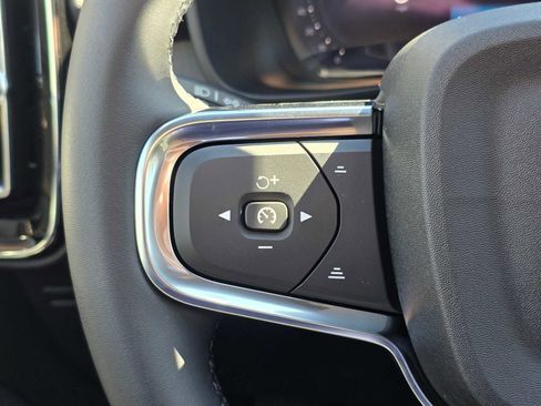 New 2026 Volvo XC40 B5 Ultra w/ Climate Package AWD/4WD image 32