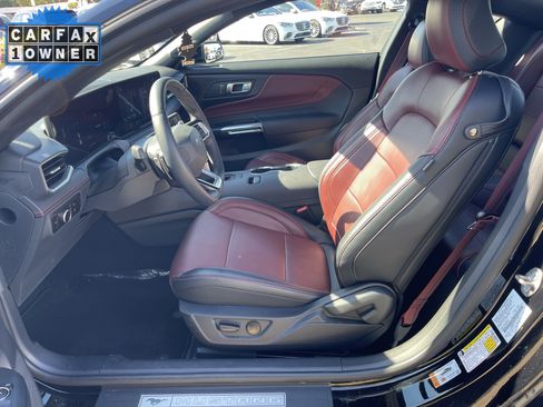 Used 2025 Ford Mustang GT Premium image 15