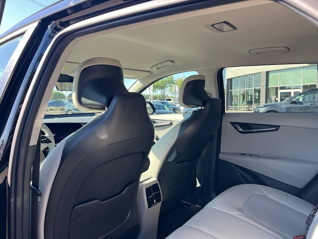 Certified 2023 Kia Niro Wind w/ Wind Preserve Package FWD image 13