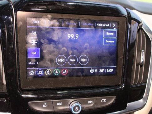 Used 2023 Chevrolet Traverse LT image 28