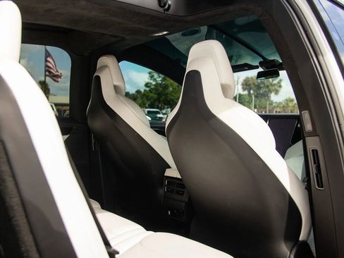Used 2018 Tesla Model X 75D AWD/4WD image 30