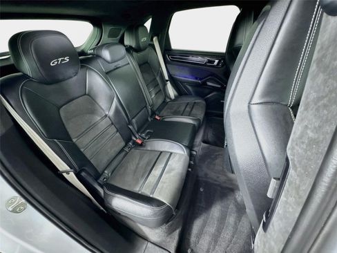 Used 2022 Porsche Cayenne GTS AWD/4WD image 29