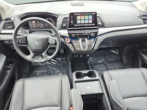 Certified 2025 Honda Odyssey Touring image 16