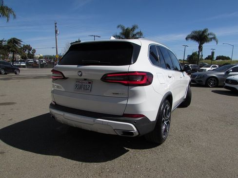 Used 2023 BMW X5 xDrive40i w/ Premium Package AWD/4WD image 4