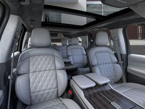 New 2026 Lincoln Navigator Black Label AWD/4WD image 10