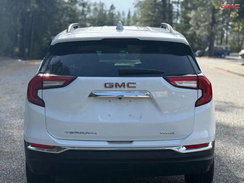 Used 2023 GMC Terrain SLE w/ Driver Convenience Package image 7
