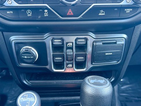 Used 2021 Jeep Wrangler Unlimited Sport image 31