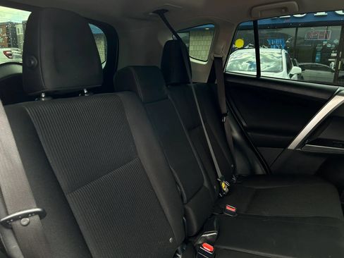 Used 2017 Toyota RAV4 LE w/ All Weather Liner Package AWD/4WD image 20
