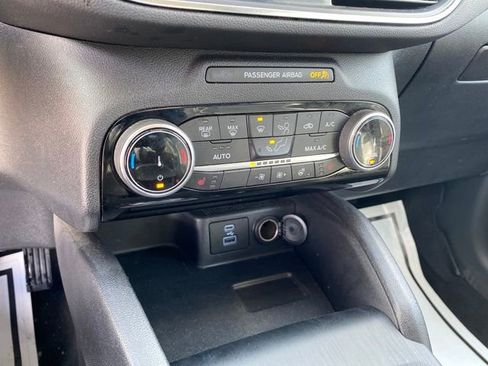 Used 2022 Ford Escape Titanium AWD/4WD image 13
