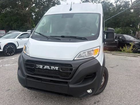 Used 2025 RAM ProMaster 2500 w/ Convenience Group FWD image 3