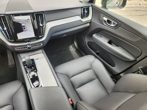 Certified 2025 Volvo XC60 B5 Plus AWD/4WD image 38