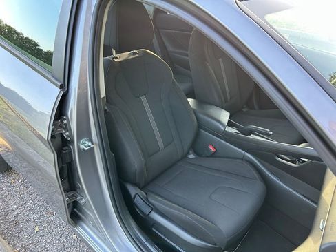 Used 2025 Hyundai Elantra SE FWD image 16