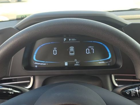 Used 2025 Hyundai Elantra SE FWD image 17