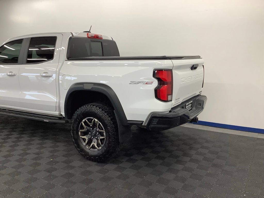 Used 2024 Chevrolet Colorado ZR2 w/ ZR2 Convenience Package III AWD/4WD image 4