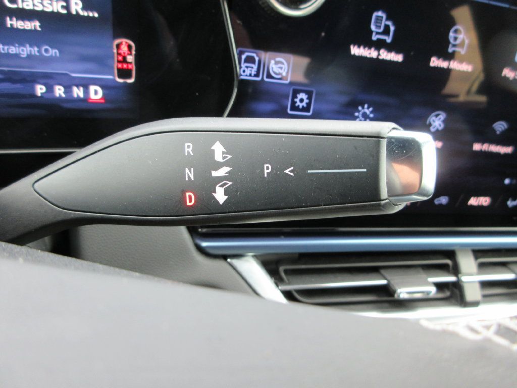 Used 2024 Chevrolet Equinox EV LT FWD image 26