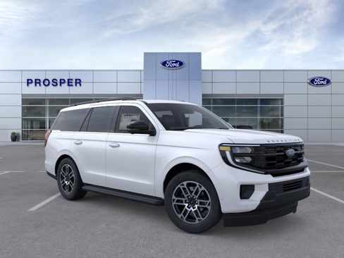 New 2025 Ford Expedition Active image 7