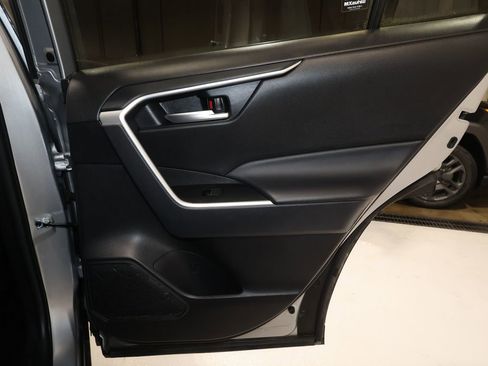 Used 2025 Toyota RAV4 XLE image 18